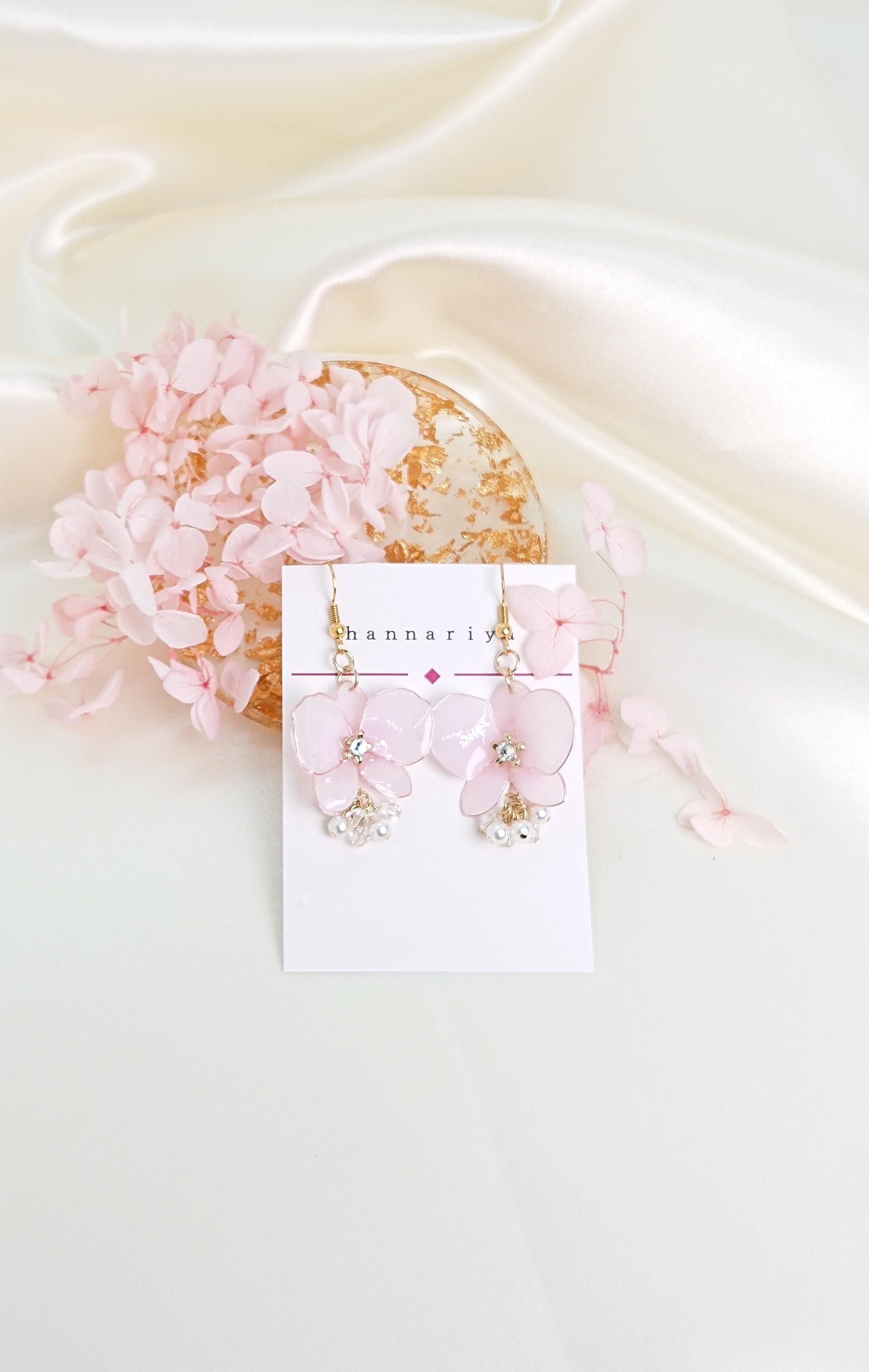 再販まつり✨嬉しい オマケ 付き✨超軽量 蘭 胡蝶蘭ピアス 胡蝶蘭イヤリング ピンク 上品 キレイめ 透明感 しずく