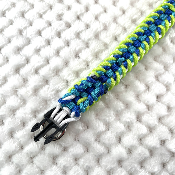 [キット]#289パラコード犬首輪（＃101修正版）白・青・ブルー・グリーン・の小型犬首輪 6枚目の画像