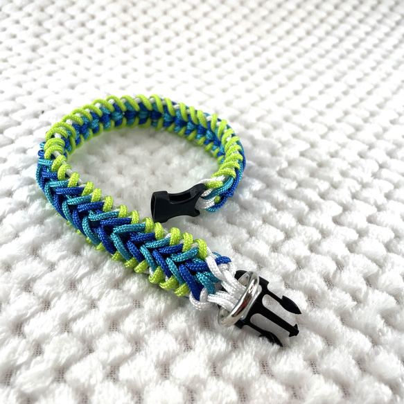 [キット]#289パラコード犬首輪（＃101修正版）白・青・ブルー・グリーン・の小型犬首輪 3枚目の画像