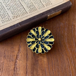 半くす剣つまみのポニーフック 半くす剣つまみのポニーフック つまみ細工髪飾り半くす三つ花