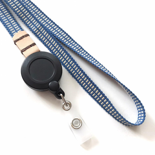 真田紐リールクリップ付ネックストラップ（ナチュラル色ヌメ革・青色