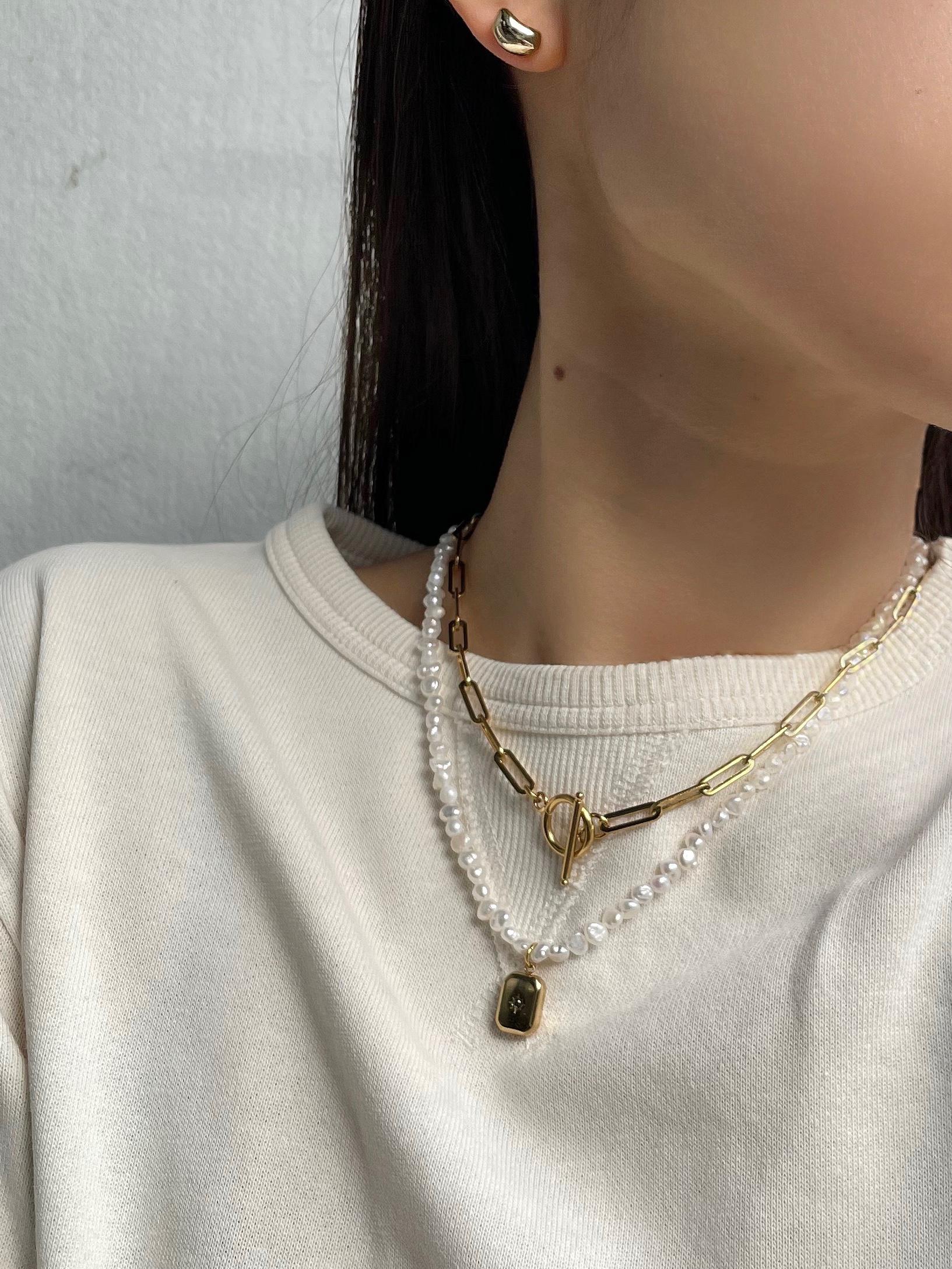 小粒バロック淡水パール ステンレスジルコニアチャームネックレス