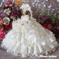 sold ベルサイユの薔薇 優雅なホワイトパールレリーフが艶めくローズレーヌ至高のドールドレス 豪華4点セット 3枚目の画像