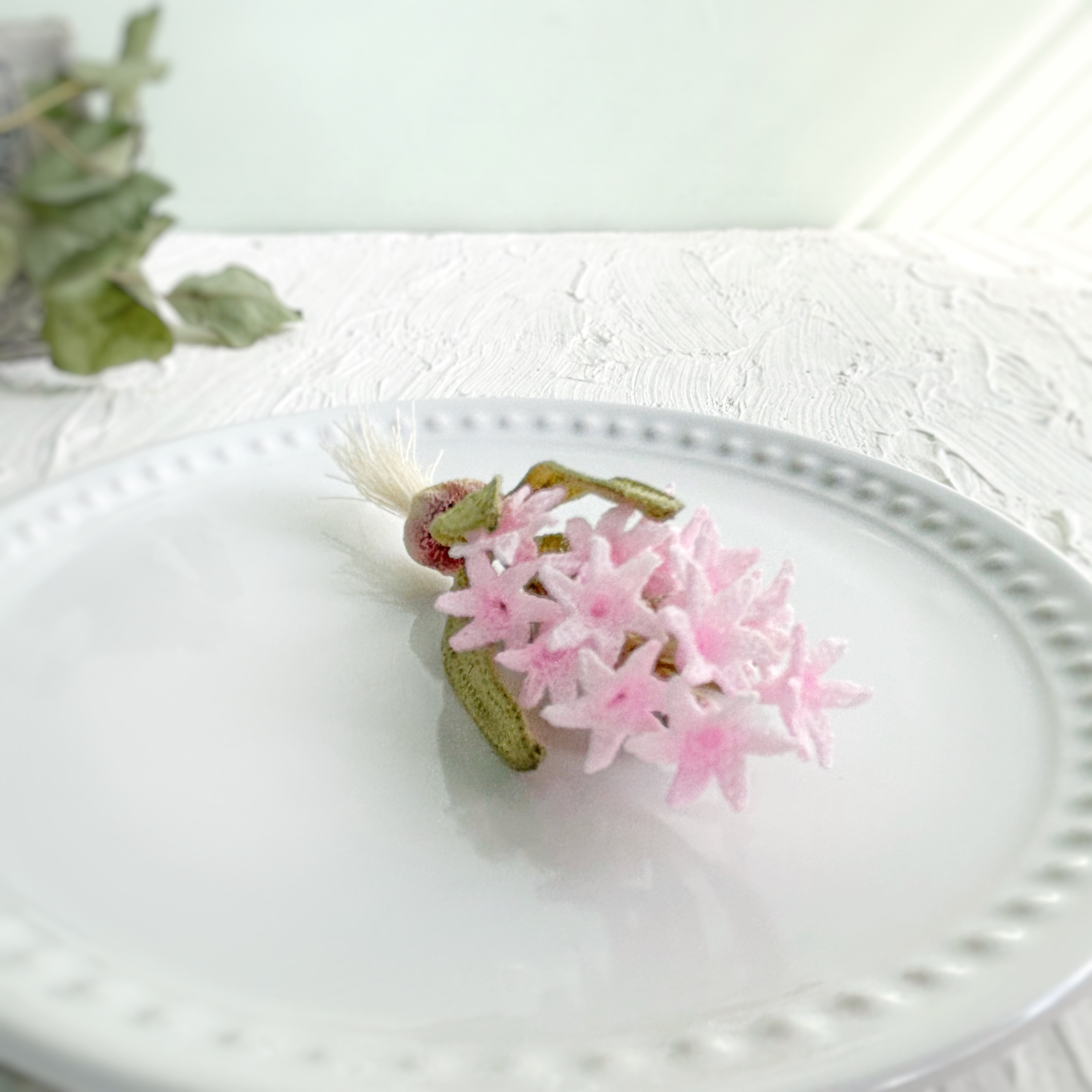 受注制作　PINK　球根付きヒヤシンスのブローチ　レース編みアクセサリー