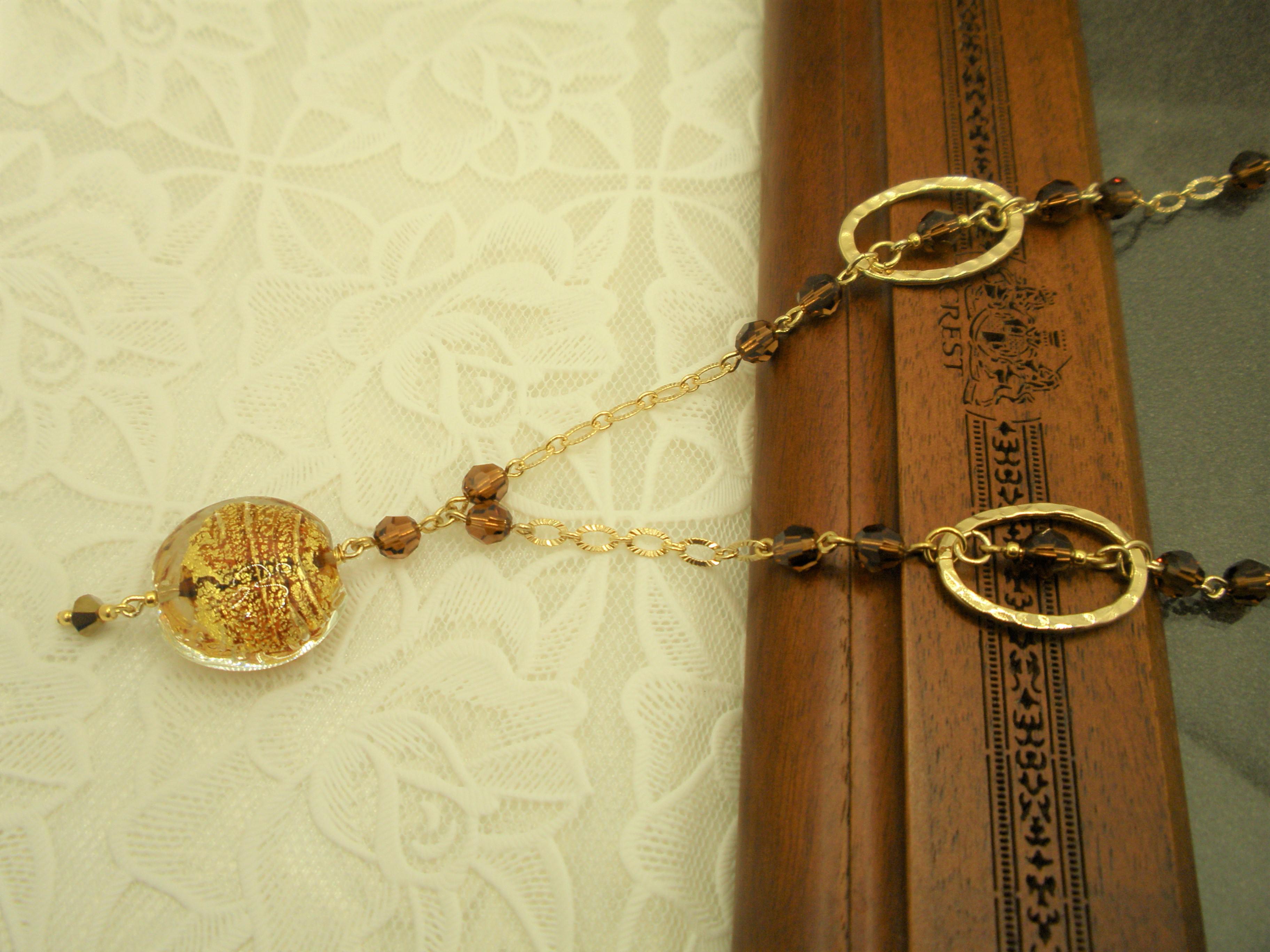 赤が華やかな”ヴェネチアングラス”のロングネックレス