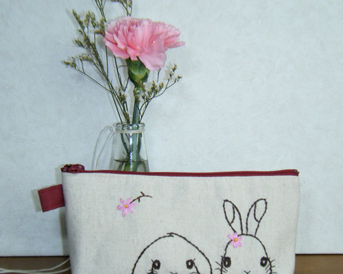うさぎ刺繍少し大き目ペンケース（生成り） ペンケース R's