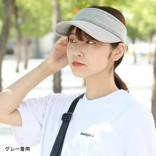 テニスワンピースとバイザー テニスサンバイザー ぎこちな