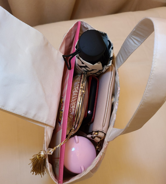 【Creema限定♡母の日】和風桜柄かラフル刺繍シルク着物帯のハンドバッグ 8枚目の画像