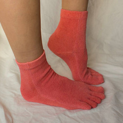 　絹５本指靴下　茜染め　温活　出産祝い　冷え性　敏感肌　　妊活　マタニティー 3枚目の画像