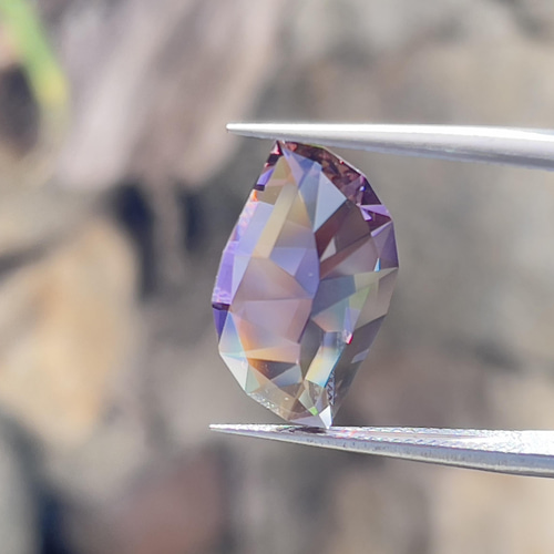 フェザーイン アメトリン 虹入り♡ フリーカット 原石 置物 ルース アメトリン ルース10.927ct ｜ OX06526 – 大阪心斎橋 宝寿堂