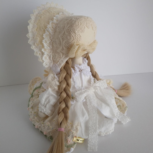 作家物ボンネット　iMda ドール アウトフィット　ハンドメイド帽子　着せ替え服 作家物ボンネット iMda ドール アウトフィット ハンドメイド帽子 着せ
