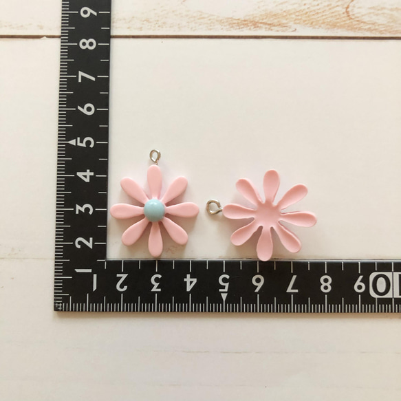 ［4pcs］キャンディカラーフラワーチャーム（ピンク）＊花＊デイジー＊ハンドメイド＊アクセサリーパーツ＊素材 3枚目の画像