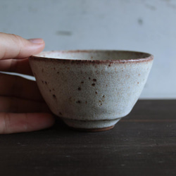 鉄粉のある　湯のみ　小鉢として　乳白　陶器　 6枚目の画像