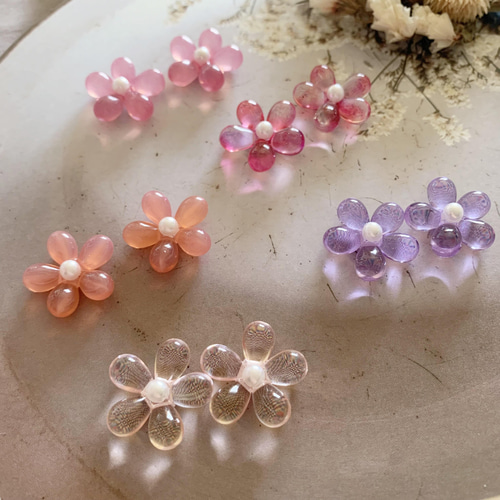 スプリングノルン チェコガラスビーズ クリアフラワー ピアス 