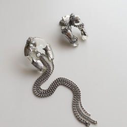 horseshoe chain earring 4枚目の画像