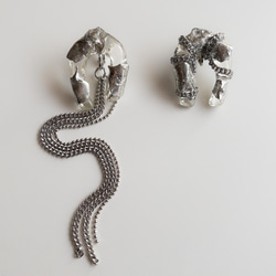 horseshoe chain earring 1枚目の画像