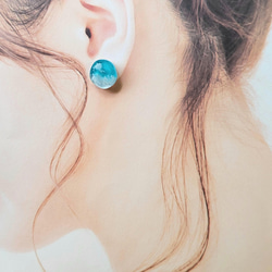 〖Sky 1 耳環❁⃘ *.ﾟ 淡藍色〗 耳環可更換 使用外科不銹鋼 第5張的照片