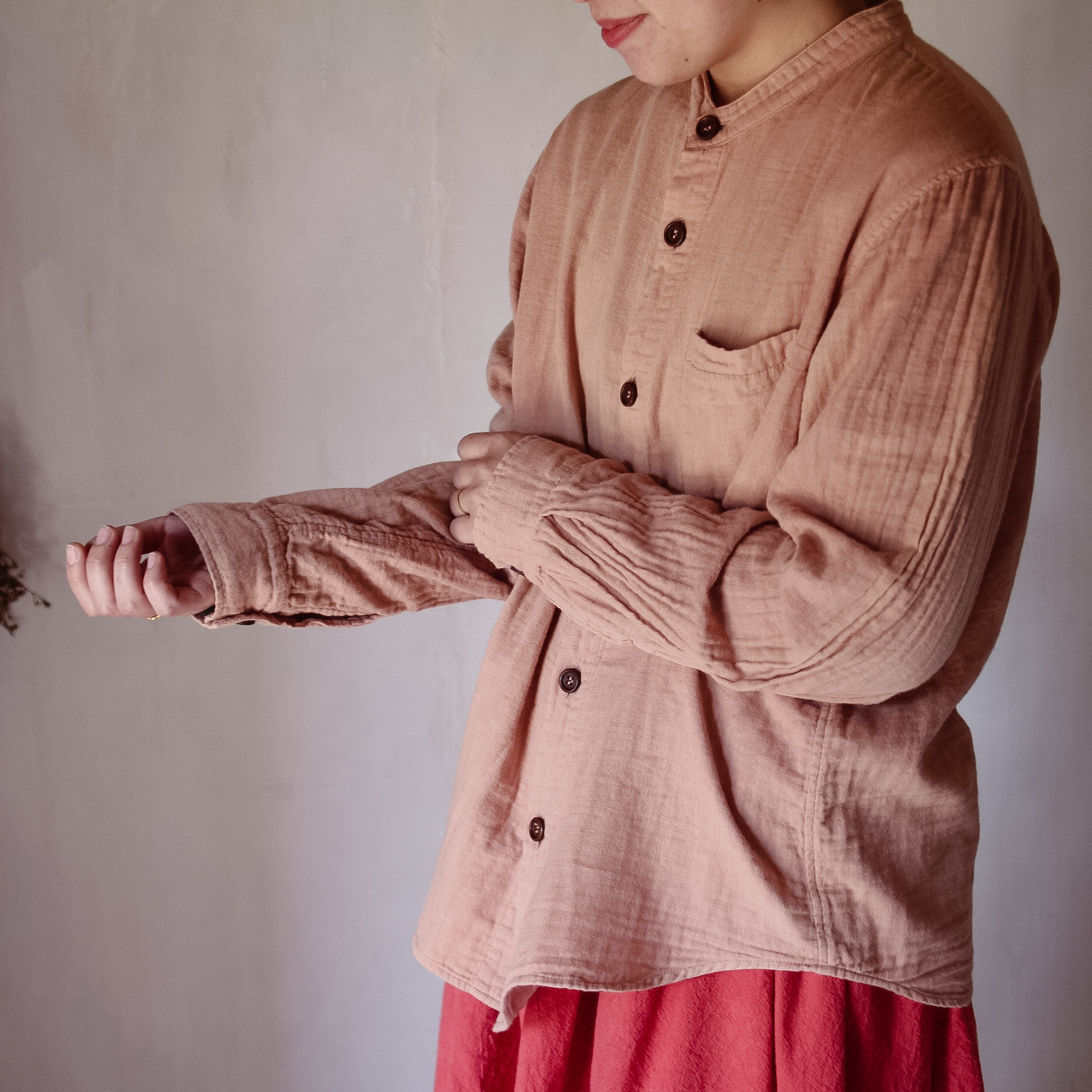 草木染め gauze shirt  桜鼠色 ダブルガーゼシャツ