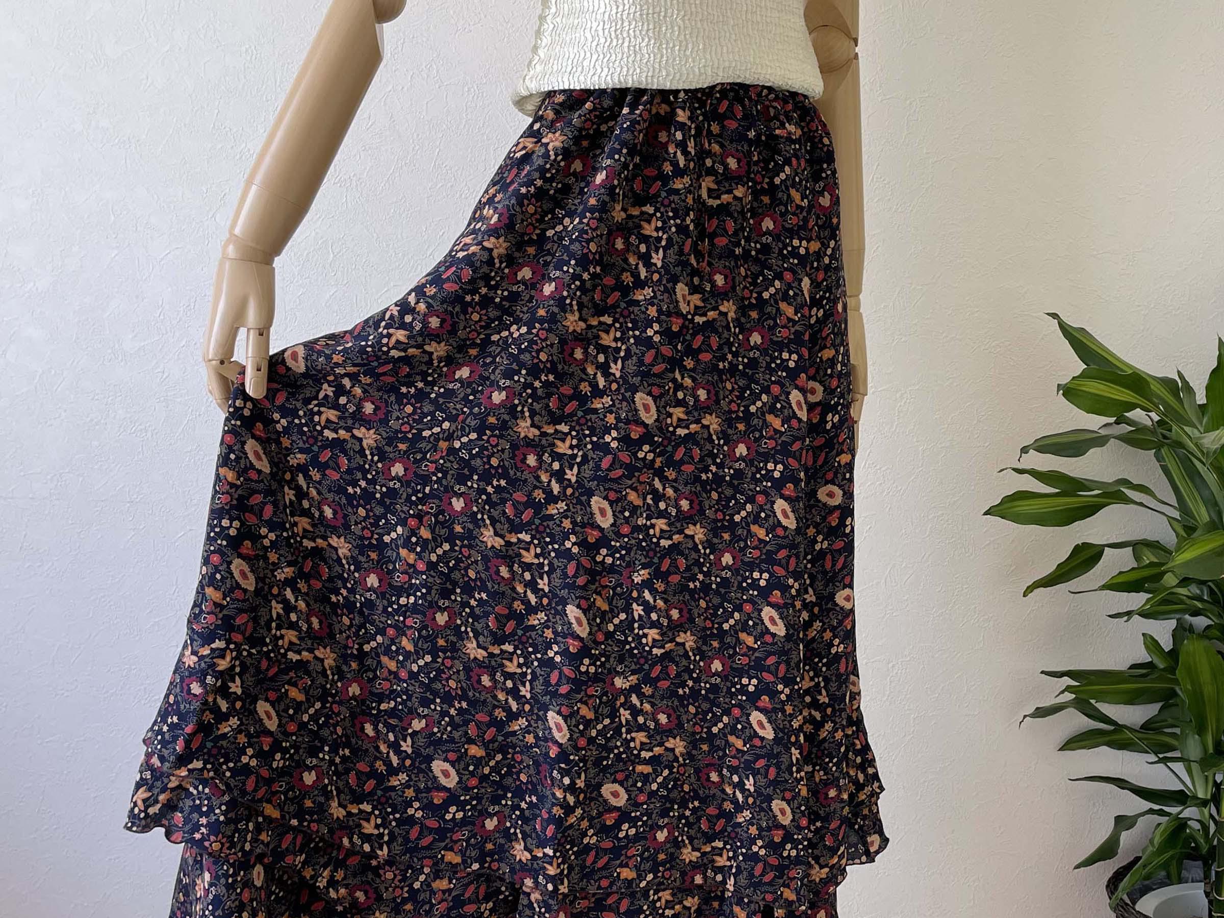 花柄シルクのフレアスカート ロング丈 紺地