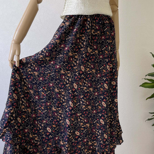 花柄シルクのフレアスカート ロング丈 紺地 フレアスカート 伽羅  