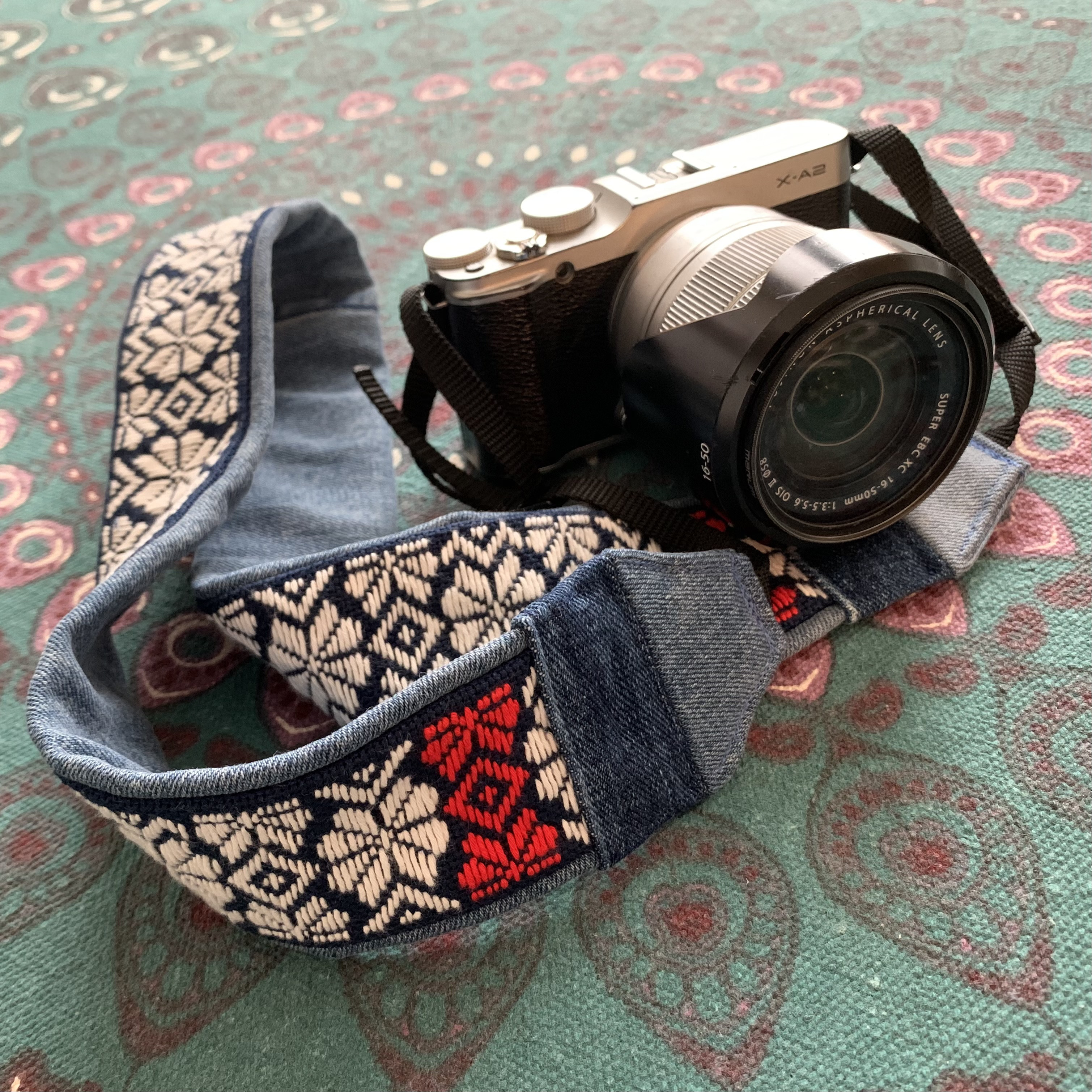 こぎん刺し総刺しカメラストラップ 大人気♡藍梅の花【刺繍☺︎デニムリメイク】⌘受注製作⌘