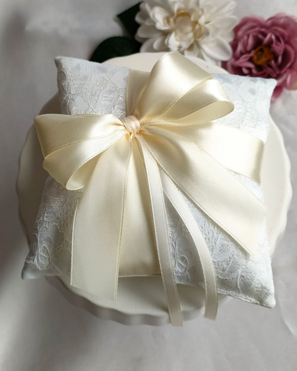 人気✨リングピロー ✾ クリームリボン 花柄レース生地 ✾ ウェディング ブライダル 結婚式 10枚目の画像