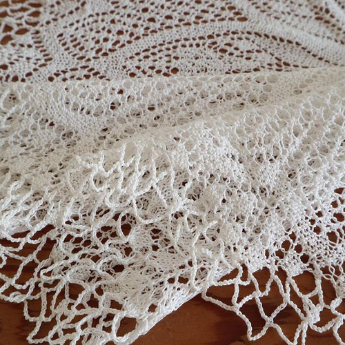 ドイツの手仕事/繊細な手編み クンストストリッケン ドイリー クンスト