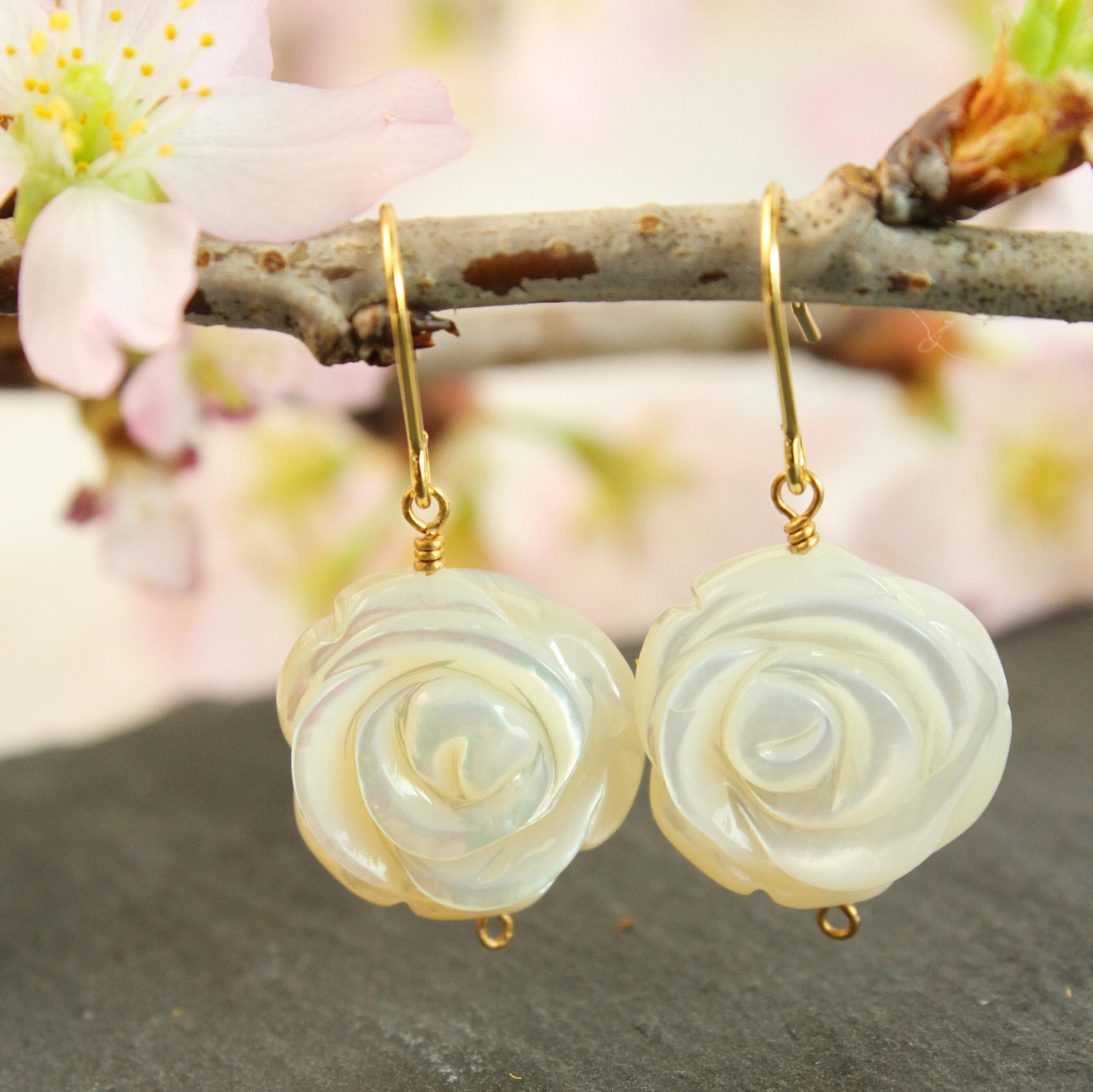 【テリ強め】両面手彫 *南洋真珠* バラ彫刻 耳飾り