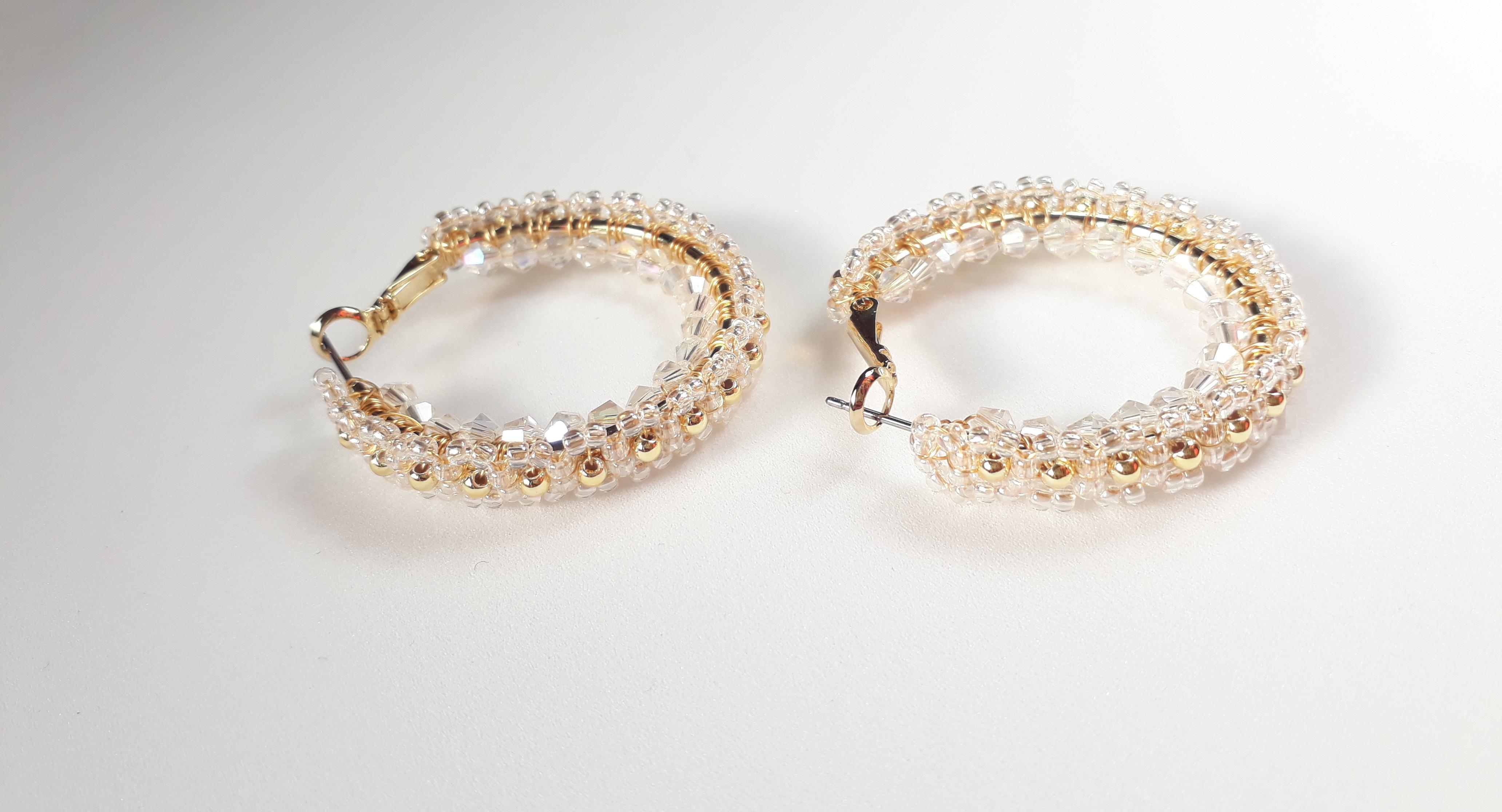 クリスタルとメタルビーズのイヤリングアクセサリー / 4.00 cm