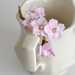 【受注制作】春の福袋2022　ブローチ・イヤーアクセサリー　桜 ひらり（ペールピンク）　手編み　レース編み 5枚目の画像