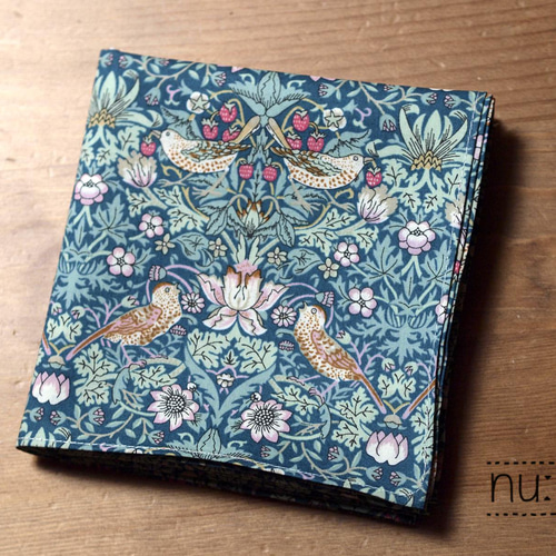 リバティのハンカチ (ストロベリー・シーフ) ハンカチ・手ぬぐい nu:no