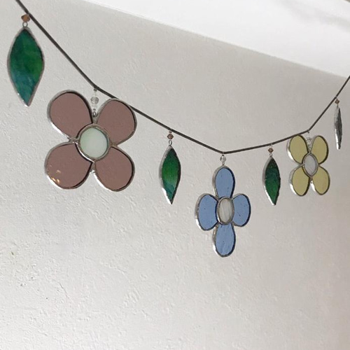 ステンドグラス パールミモザ ガーランド 【受注作品】 ステンドグラスのある暮らし】花てまり ミモザ（ペンダント