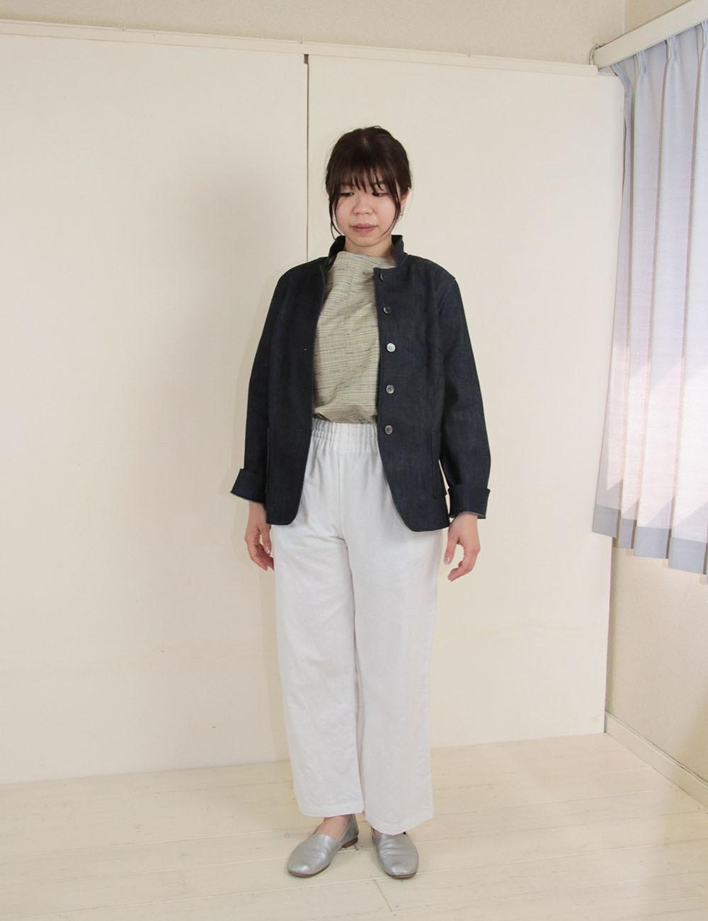 バンドカラーのデニムジャケット