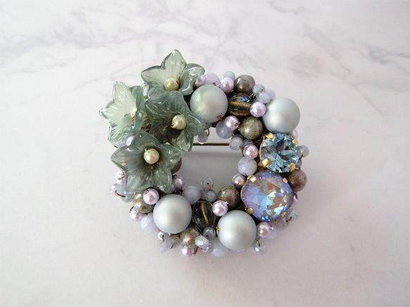 SALE 寒色系のお花ブローチ（K1082) 1枚目の画像