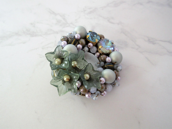 SALE 寒色系のお花ブローチ（K1082) 2枚目の画像