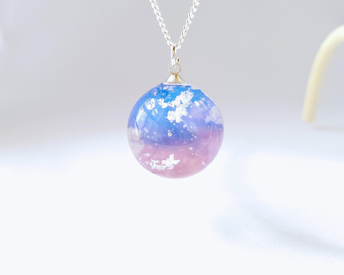 No.689 幻想 球体　ネックレス　レジン　雲 レジンアート No.609 球体 ネックレス レジン 雲レジン レジンアート 宇宙玉