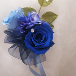 M様専用（ブーケスタンド）　青のバラ　プリザーブドブーケ　ブートニア付き　　薔薇　カスミソウ　ラインストーン 4枚目の画像