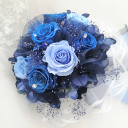 M様専用（ブーケスタンド）　青のバラ　プリザーブドブーケ　ブートニア付き　　薔薇　カスミソウ　ラインストーン 8枚目の画像