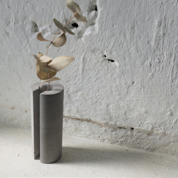 水泥花瓶 | 圓形 | 連試管 | 淺灰色 及 深灰色 | 可放乾花或鮮花 第6張的照片