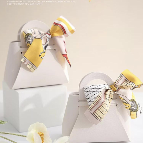 新品未使用☆ギフトボックス、ショップバッグ付き JiaWei ギフトボックス 28 x 10cm, プレゼントぼっくす 箱リボン