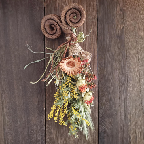 ミモザと羊の角 斜め掛けにもできるスワッグ スワッグ 花番 HANATUGAI