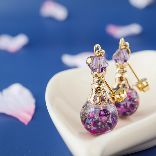 月と夜空の香水瓶ピアス　イヤリング 特集掲載》夜空*星と月のピアス／イヤリング （花、青、紫