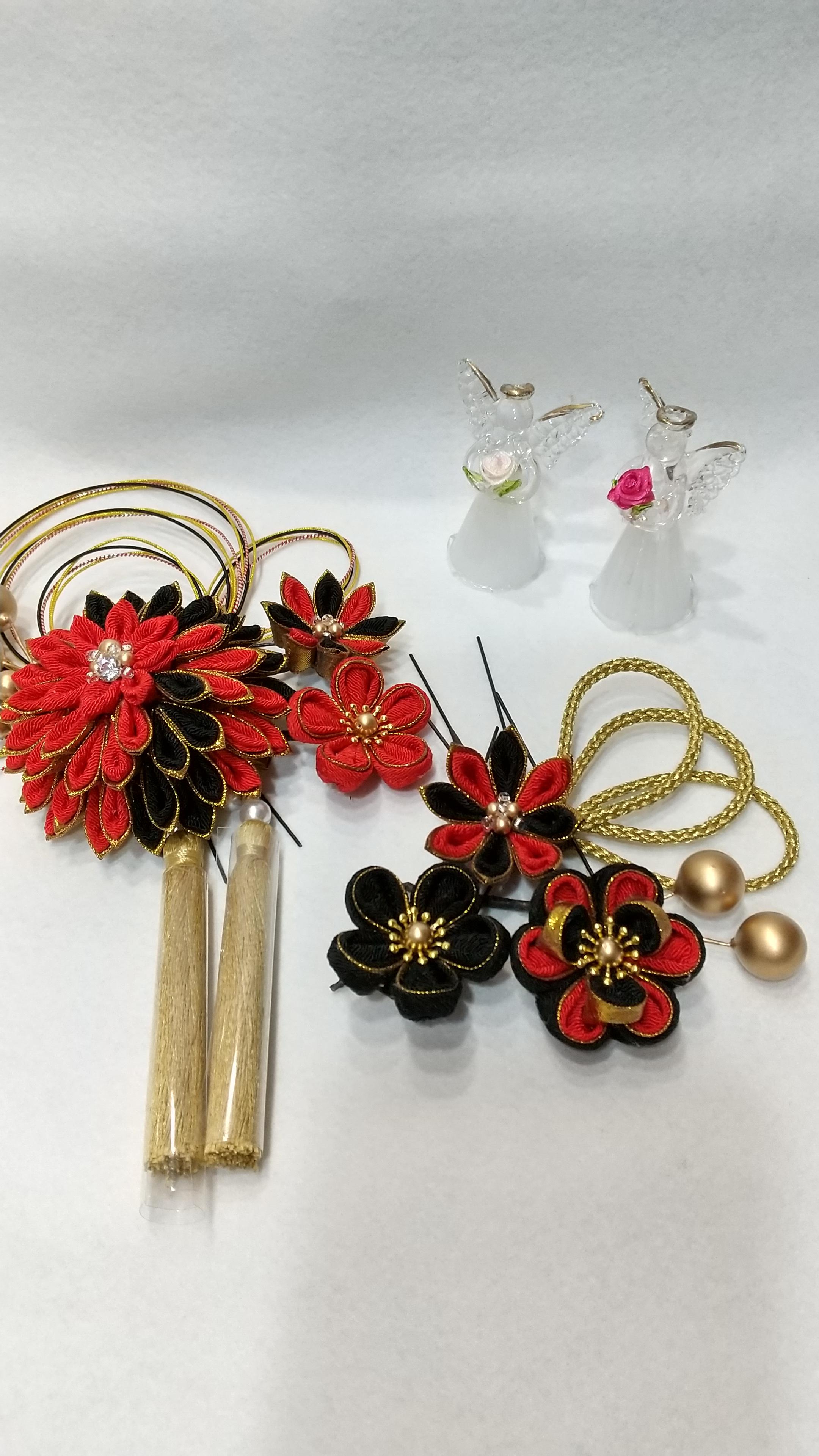 つまみ細工 &水引  成人式  卒業式  などの髪飾り｢ちりめん｣  黒、赤、金