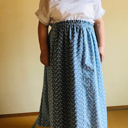 [夏物バーゲン]花柄刺繍のたっぷりギャザースカート(丈73cm) 7枚目の画像