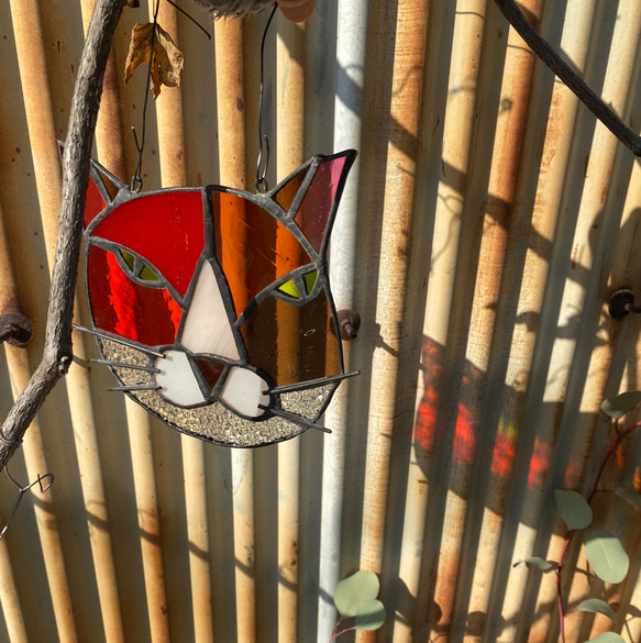 　猫図鑑【ハチワレ赤】⚫︎猫の日2023《猫サンキャッチャー》ステンドグラス 2枚目の画像
