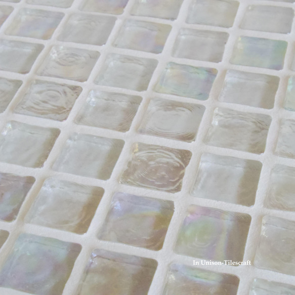 【S様オーダー品・サイズ変更】透き通ったクリアカラー Slim ガラスモザイクタイルのディスプレイトレイ 3枚目の画像