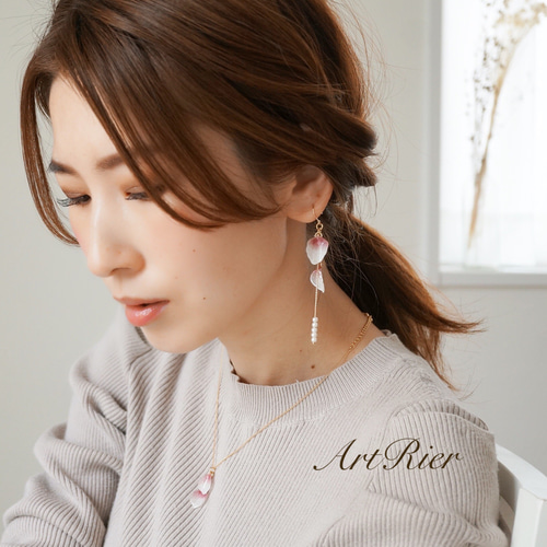 揺れる桜jewelryピアス/イヤリング ピアス(フック・チェーン 揺れる桜jewelryピアス/イヤリング ピアス(フック・チェーン