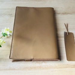 カットワークのブックカバー ☆山羊革☆ガラスレザー カットワークのブックカバー ☆山羊革☆ガラスレザー