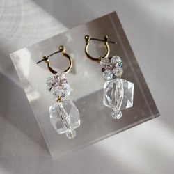 .002_ motif cube hoop pierce　フープピアス/アクリルフラワーキューブ 4枚目の画像