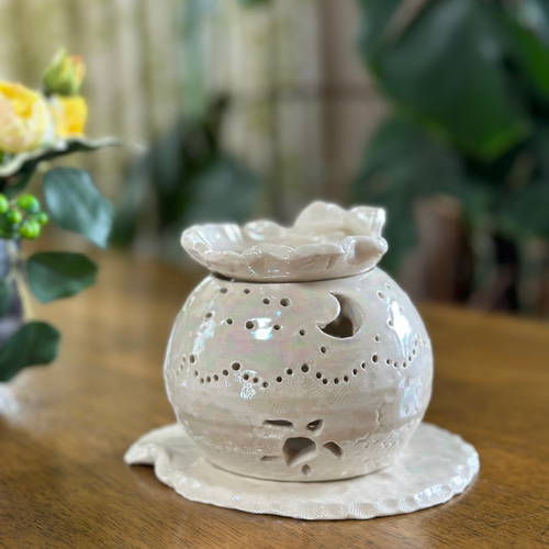 再販】海と三日月の灯りが揺れる真珠色に光る陶器の茶香炉 アロマ